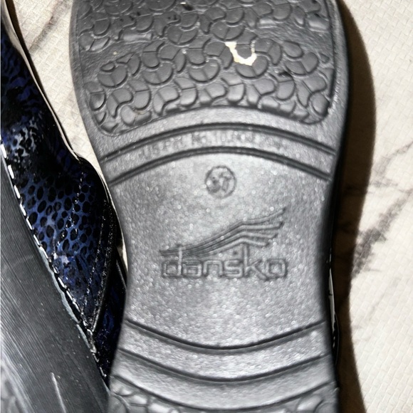 Dansko women’s blue and black pattern XP 2.0 nursing clogs 37 comfort clogs - Picture 8 of 9